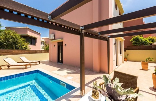 Loutra House | Villa Dafni,BBQ,private pool,views to Aegean sea!