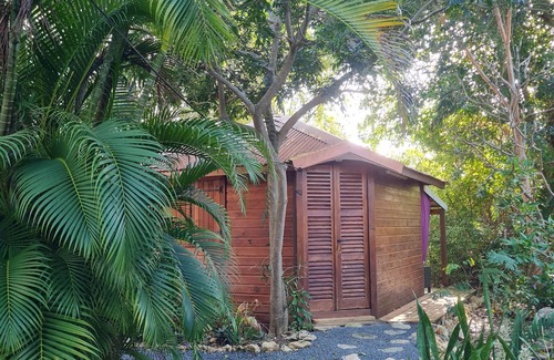 Le Moule House | Villa Dans Jardin Arboré, Piscine à Débordement, à 5 Minutes de la Plage et du