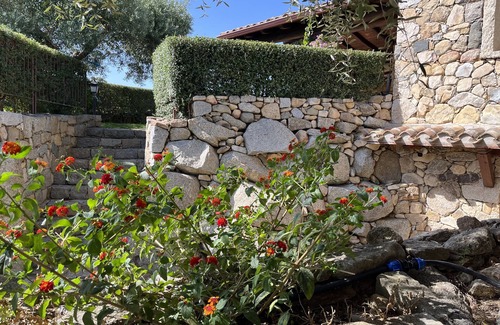 Castiadas Villa | VILLA DANTE Wi-Fi -9 SLEEPS -Spacious garden