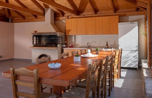 Malevizi Villa | Villa David with private pool