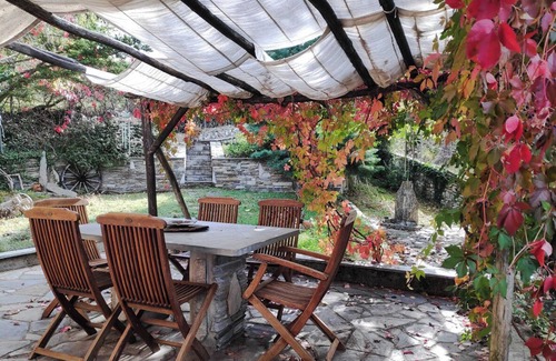 Veroia House | Villa de Calma. a natural health resort in a peaceful and friendly village.
