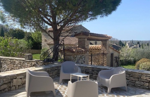 Larnas House | Villa de Charme en Pierre Avec Piscine en Ardèche Provençale