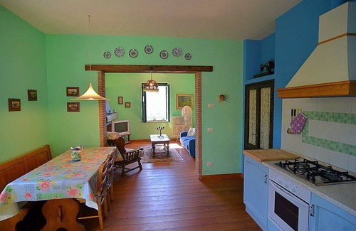 San Marcello Piteglio House | Villa delle Camelie B: A characteristic and welcoming apartment that covers the entire top floor of a villa surrounded by the greenery, with Free WI-FI.