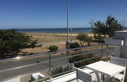 La Bree-les-Bains Villa | Villa de Standing, Face à la mer et à la Plage, Avec Piscine Chauffée