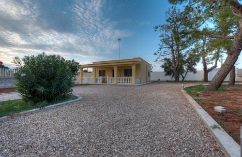 San Pietro in Bevagna House | Villa degli Oleandri by Latuapuglia