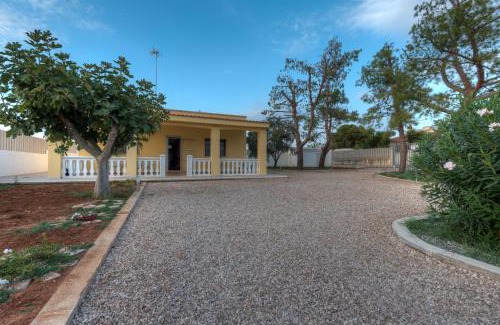 San Pietro in Bevagna House | Villa degli Oleandri by Latuapuglia