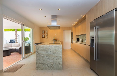 Altea la Vella Villa | Villa del Maestro is a luxury villa in quiet residence close to golf