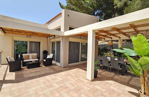 Armenoi Villa | Villa Del Monte - Where modern elegance meets the serenity of nature.