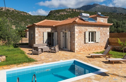 Lefktron Cottage | Villa Delilah cottage with private pool