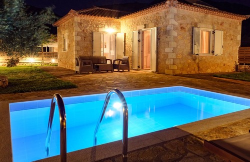Lefktron Cottage | Villa Delilah cottage with private pool