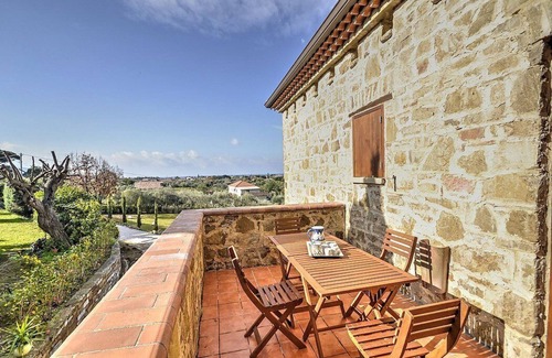 Castellabate Villa | Villa delle Pigne Grande: A characteristic and welcoming three-story ancient house made of stone, with Free WI-FI.