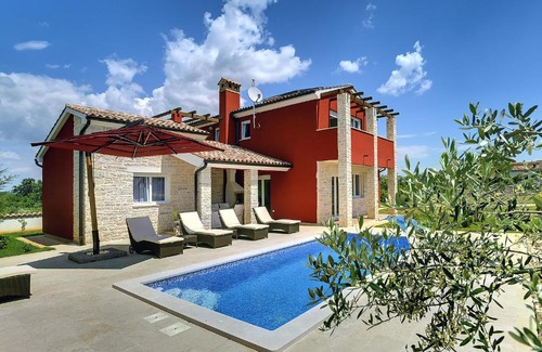Bratulici Villa | Villa Delle Rondini by Interhome