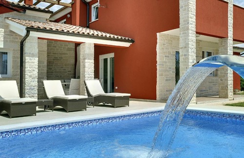 Bratulici Villa | Villa Delle Rondini by Interhome