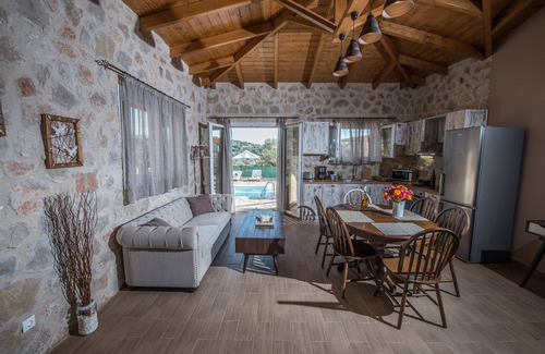 Spanokhorion Villa | Villa DELTA deluxe villa with pool 5km from Lefkada