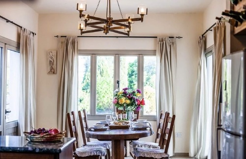 Argaka Villa | Villa Demetra 4 ENSUITE BEDROOMS,SWIM.POOL,BBQ, WI-FI, MOUNTAIN AND SEA VIEW
