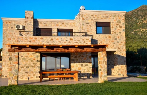 Livadia Villa | VILLA DEMETRA