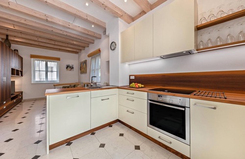 Old Town Villa | Villa 'Dependance Runkelstein' with Mountain View and Garden in a wonderful location