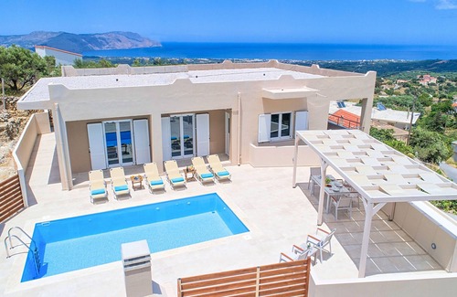 Kournas Villa | Villa di Giorgio Heated Pool