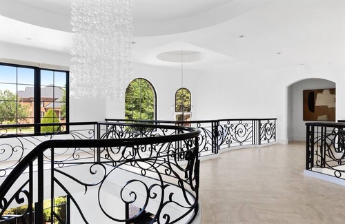North Raleigh House | Villa Di Raleigh - Pool + Pickleball + Sauna + Gym