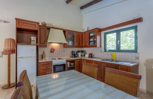 Vlichada Villa | Villa Dimitrios - Two Bedroom Villa, Sleeps 5