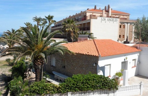 Denia House | Villa directly on the sandy beach in the beautiful coastal town of Denia.