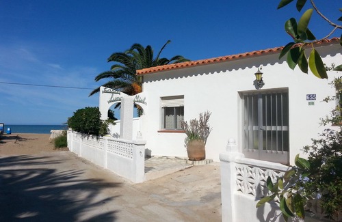 Denia House | Villa directly on the sandy beach in the beautiful coastal town of Denia.