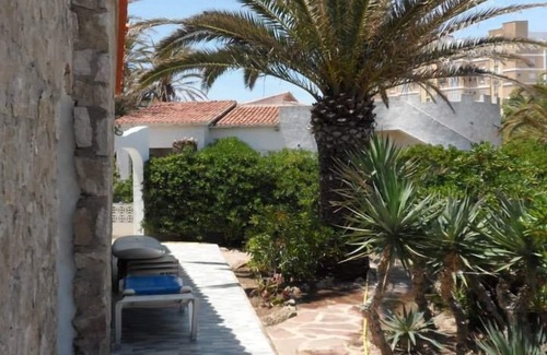 Denia House | Villa directly on the sandy beach in the beautiful coastal town of Denia.