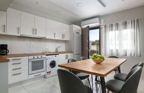 Filerimos Apartment | Villa Divina PoolFront Suites