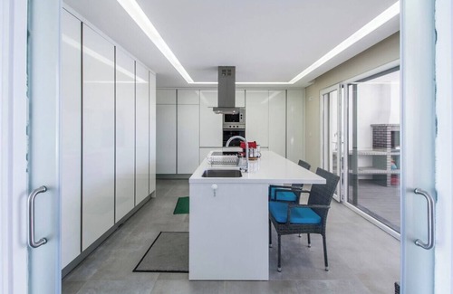 Verdizela Villa | Villa do Moinho II - Stunning contemporary villa in Aroeira, 25 km from Lisbon