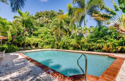 West Palm Beach House | Villa Dolce Vita - Luxuriate in Sweeping Intracoastal Views of Palm Beach