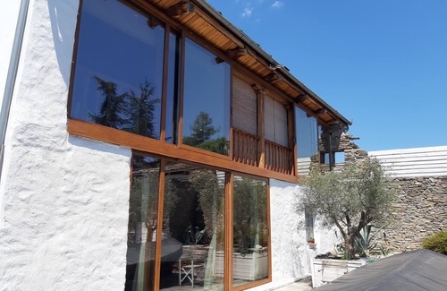 Pieres Villa | Villa Domatia 15 minutes from the sea