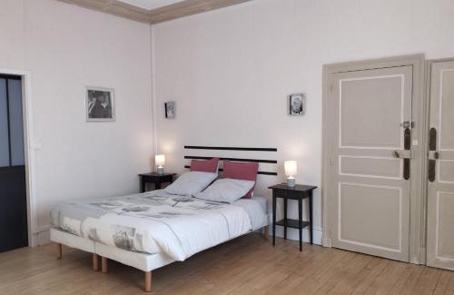 Le Blanc Bed & Breakfast | Villa du Cerf Thibault