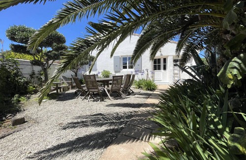 Bourgenay Villa | Villa du Martray : Villa a few metres from the sea in the heart of the Ile de Ré