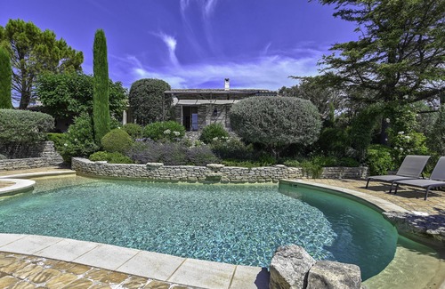Cabrieres-d'Avignon Villa | Villa Dumaines, Cabrieres, pool views and subtle elegance