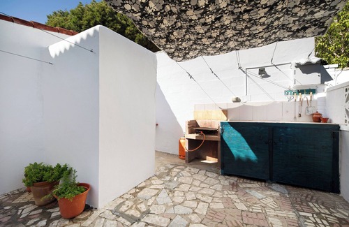 Chiclana de la Frontera Villa | Villa 'El Chozo' with Sea View, Private Pool and Wi-Fi