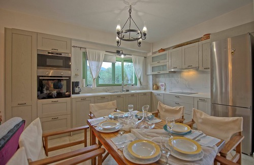 Almiros Beach Villa | Villa Elais – Vacation villa with private pool in Corfu, Greece