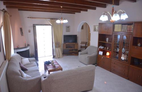 Agios Spyridon Corfu House | Villa Eleni Peritheia BY CorfuEscapes