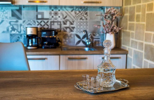 Nopigia Villa | Villa Elenitsa - Stylish Property Just 200m from Beach & Restaurants