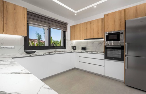 Kremasti Villa | Villa Elesia