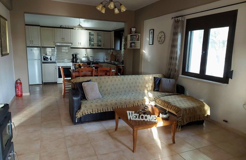 Sivas House | Villa Elia is situated in a quiet area, surrounded by olive trees with a private