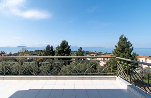 Neos Marmaras Villa | Villa Elia: seaside villa near Elia beach Chalkidiki