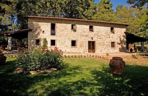 Poppi Villa | VILLA ELISABETTA with PRIVATE POOL