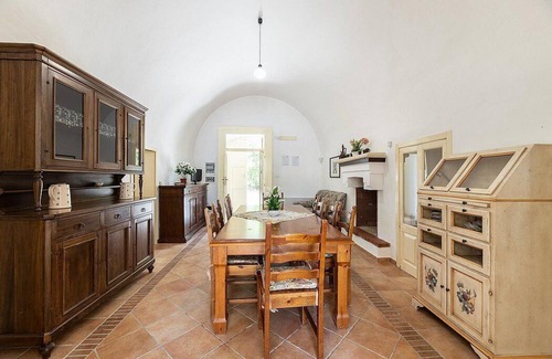 Melissano Villa | Villa Ella: A characteristic and welcoming two-story villa situated in a quiet location, a few minutes from the town center, with Free WI-FI.
