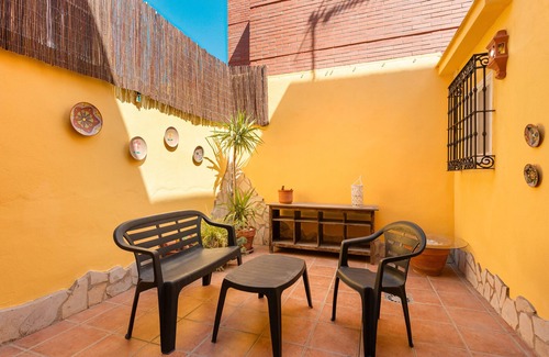 Churriana Villa | Villa 'Emma' with Private Garden, Wi-Fi and Air Conditioning