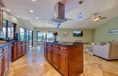Cape Coral Villa | VILLA ENJOY LIFE – HEATED POOL | WATER VIEW | BOAT RENTAL + TOURS VOUCHER INCL.