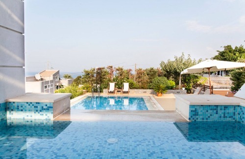 Koutouloufari Villa | Villa Erondas at Koutouloufari overlooking the Aegean Sea