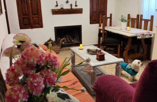 Alcaudete Cottage | Villa Cuartelillos, te Espera; Disfrútala con tu Familia o Amigos