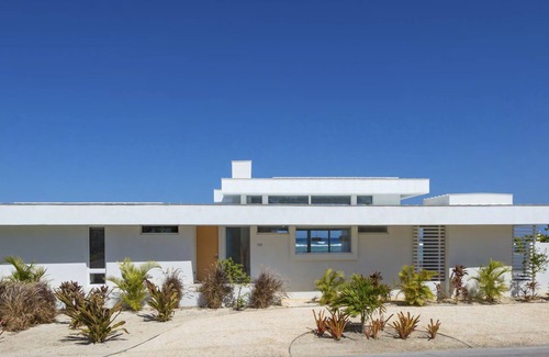 North Side House | Villa Esprit – Stunning 3 Bedroom Beachfront Villa in North Side with pool!
