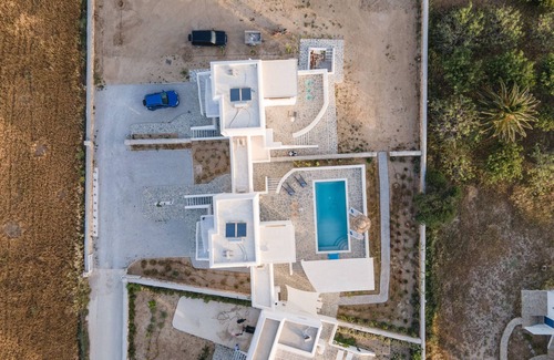 Kastraki Villa | Villa Ester, private beach front villa Kastraki Naxos ⛱