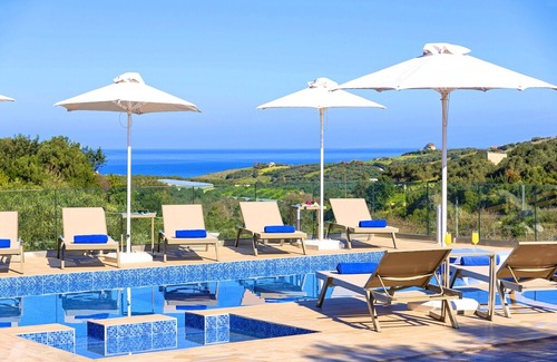 Episkopi Villa | Villa Etesians with Heated Pool and Jacuzzi